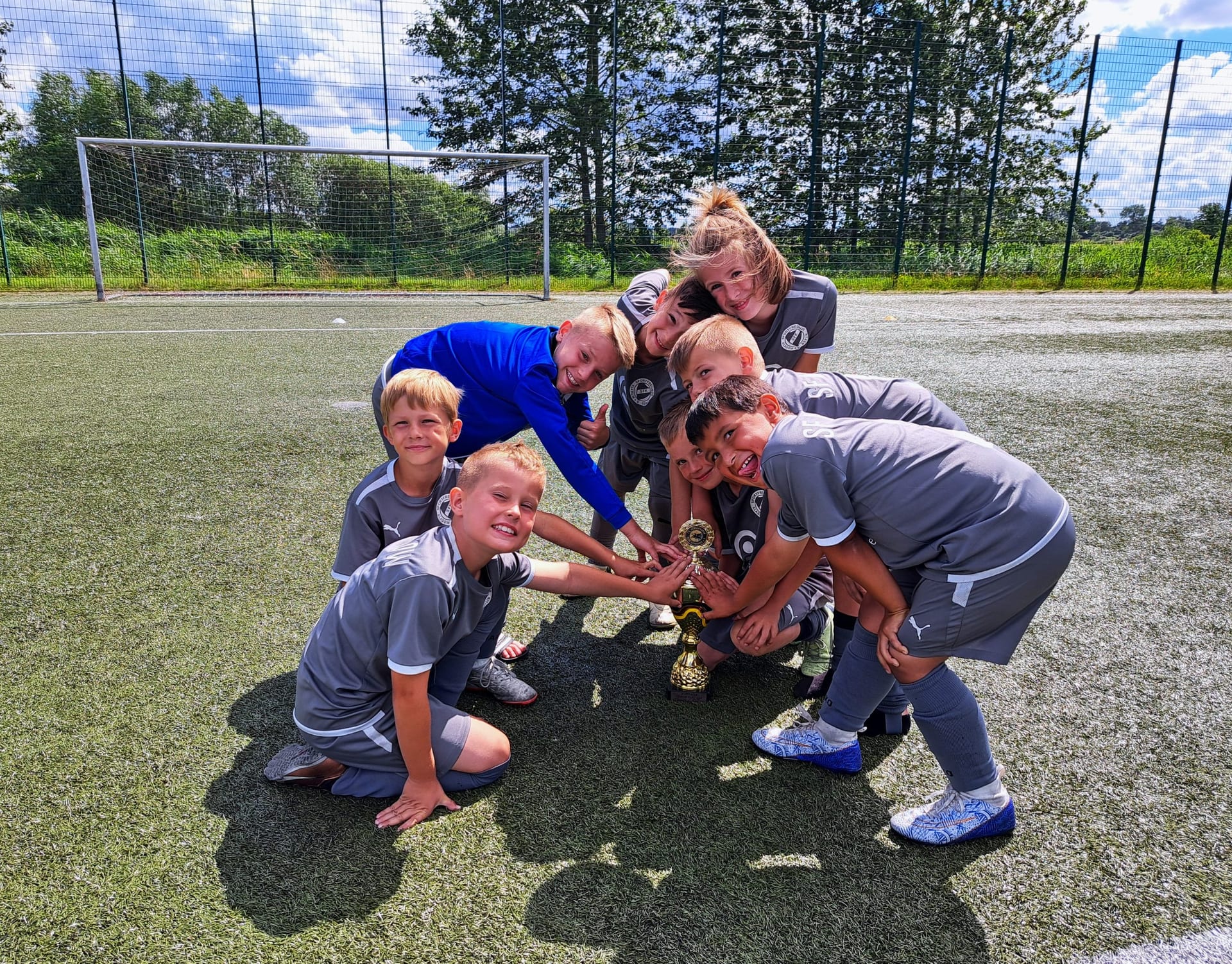 Abschluss-Spitzenturnier der U8 FairPlay Liga * spielstarke Teams aus 4 Bundesländern und die SFK-F2-Jugend mittendrin